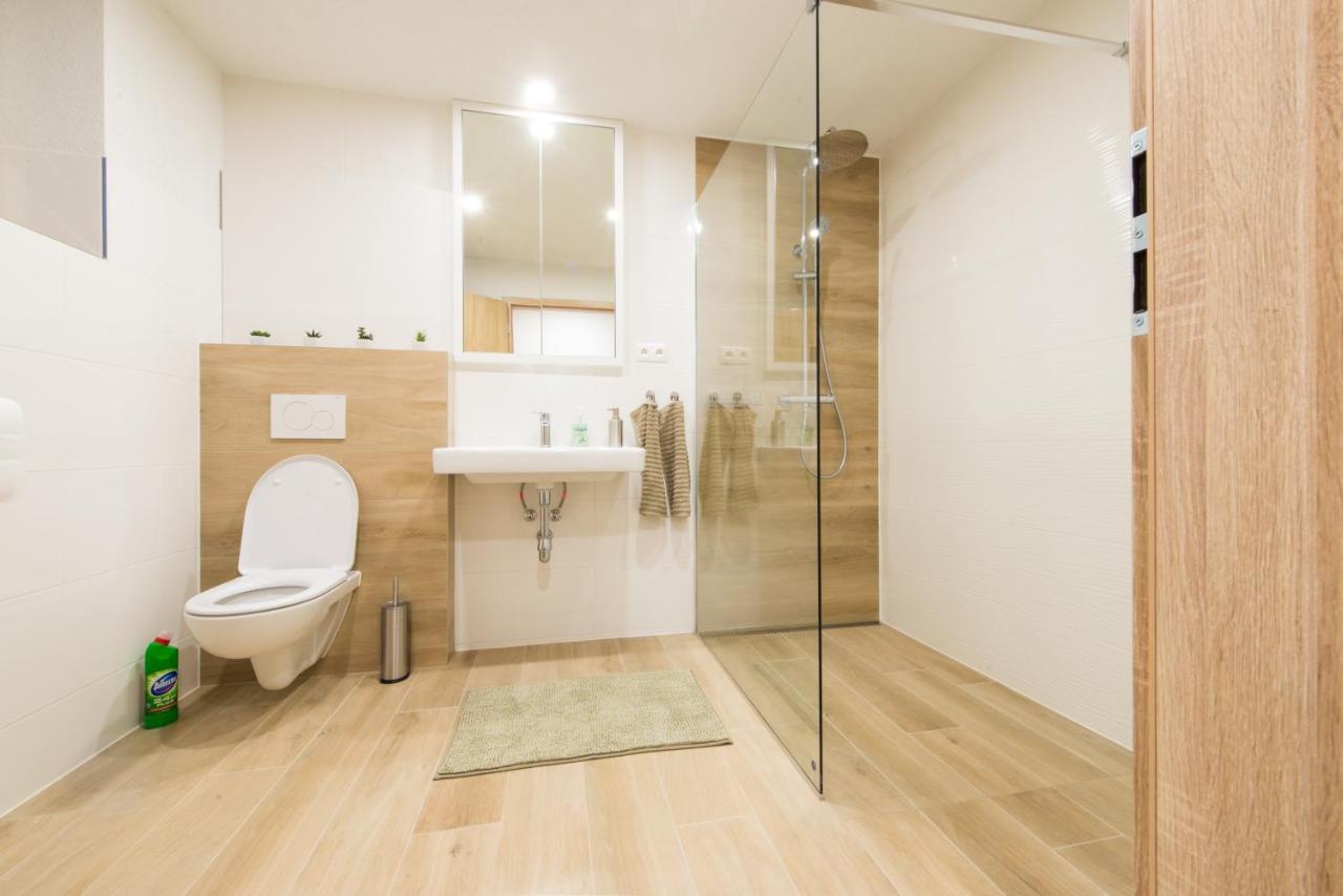 Apartman Razusa Centrum Banska Bystrica Ngoại thất bức ảnh